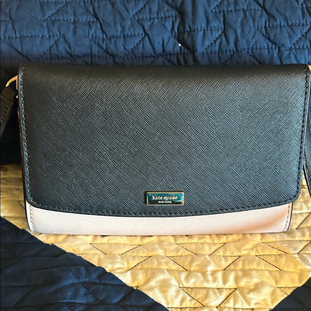 Kate Spade New York Laurel Way Winni crossbody in a two-tone black/light pink. - Picture 2 of 11